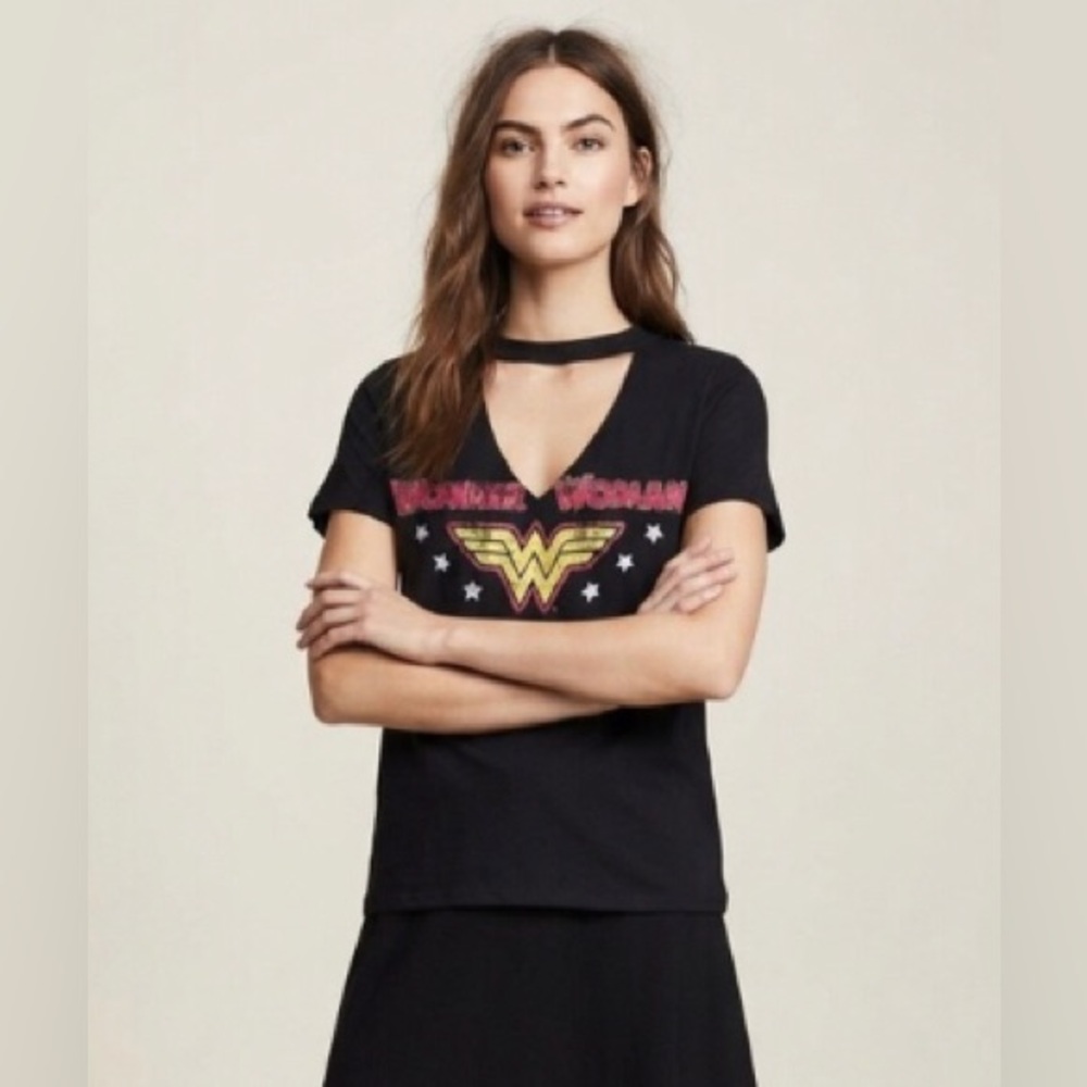 DC COMICS | WONDER WOMAN Logo Black V Neck Short Sleeved T Shirt | size L